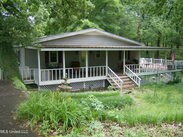 1089 Levi Bell Rd, Byhalia, MS 38611
