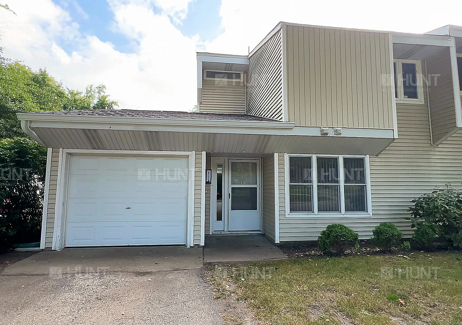 2 bed, 1.5 bath, 1018 sqft, $1,950 — Photo 1