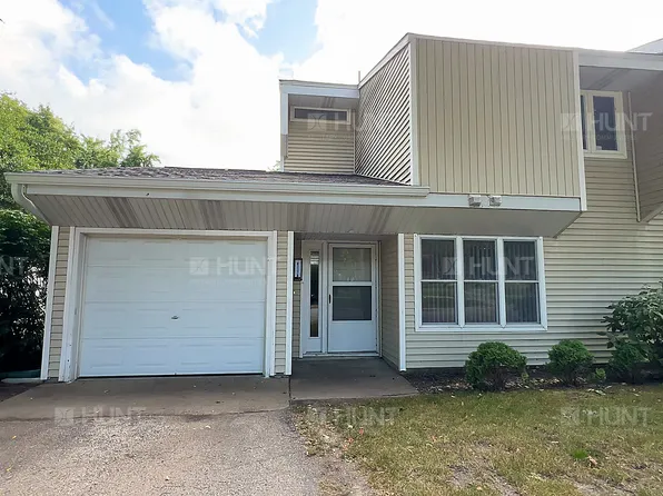 4135B Skipjack Ct, Great Lakes, IL 60088