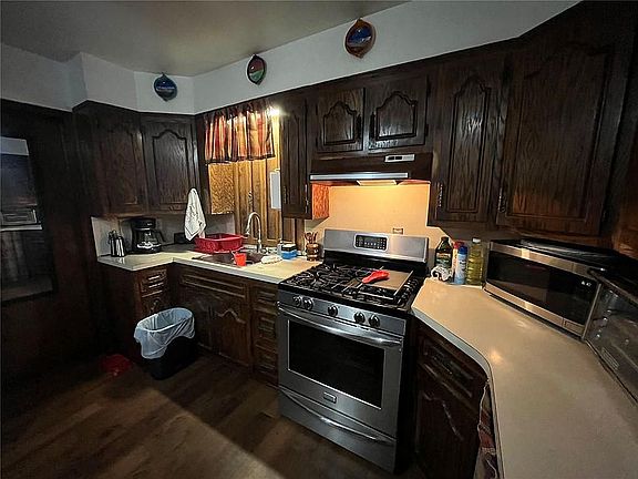 4th image of 2169 W 6th St