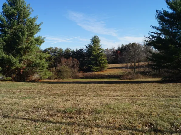 Sparta Dr, Crossville, TN 38555