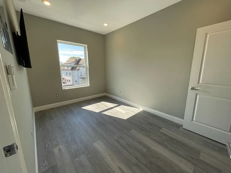 57 Shirley Ave — Photo 4