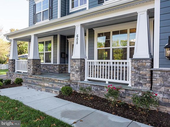 2nd image of 8526 Acorn Cir