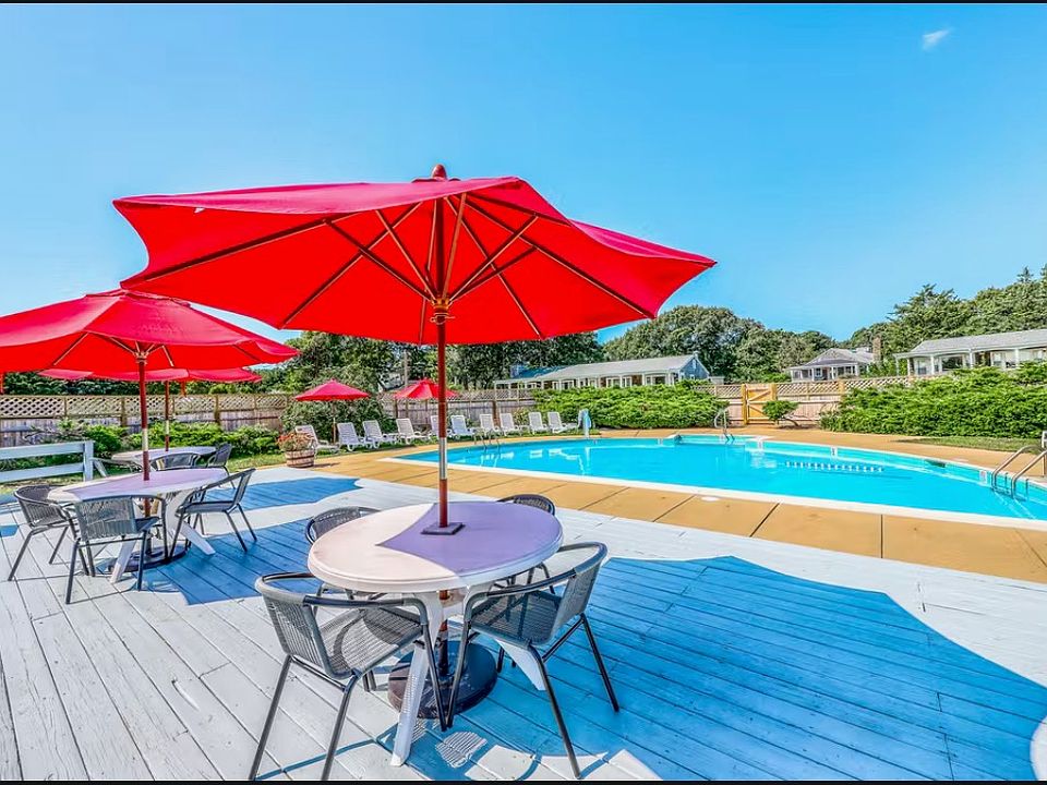27 Island Inn Rd 13D, Oak Bluffs, MA 02557 MLS 39907 Zillow