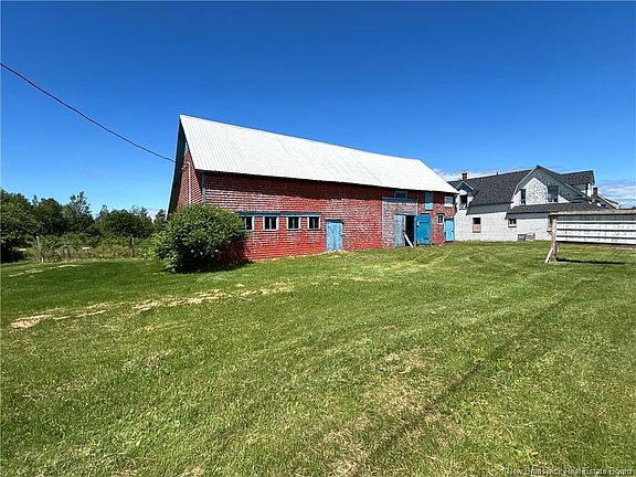 3rd image of 324 Des Acadiens Blvd