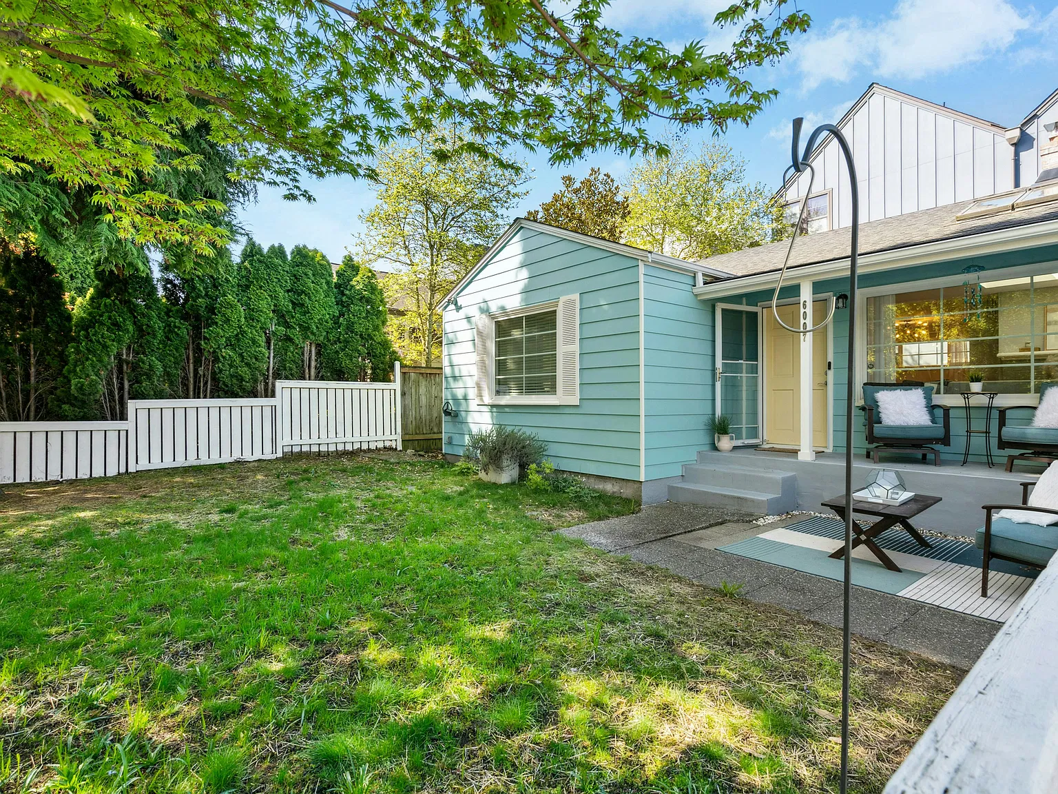 3 bed, 2020 sqft, $3,950 — Photo 1