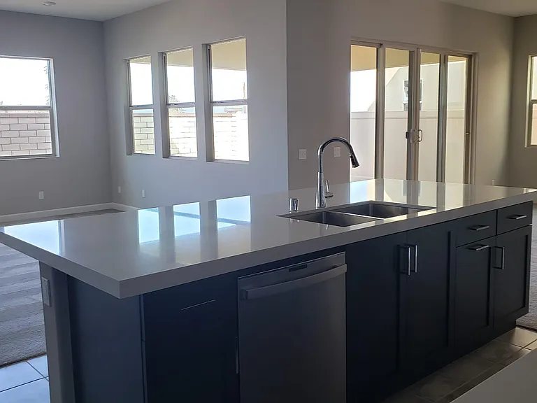 303 Creekview Ct — Photo 7