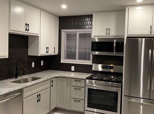 1902 Valley Park Rd, Fenton, MO 63026