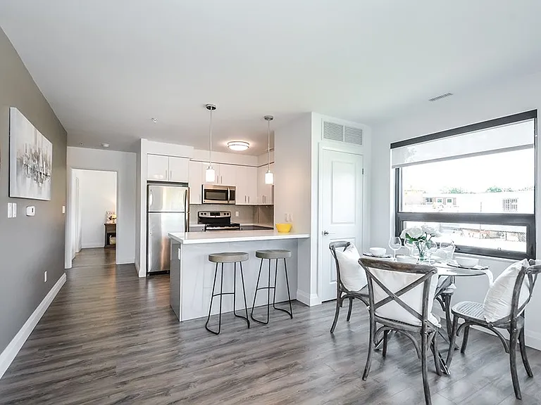 460 A Belmont Ave W #At 460b — Photo 1