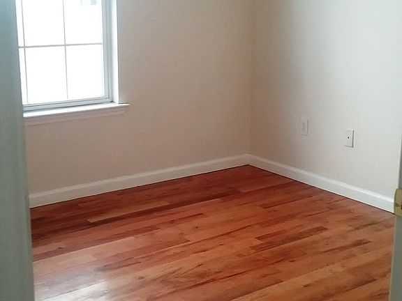 5th image of 145 Norfolk St #1