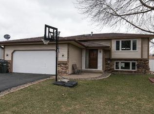 16078 Excelsior Dr, Rosemount, MN 55068