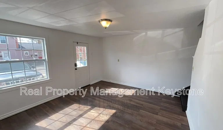 138 Delaware Dr — Photo 3