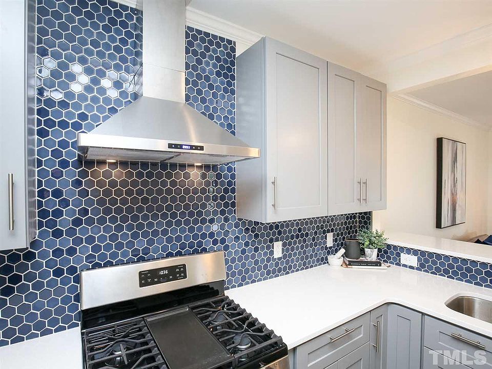 1st image of 215 Ashe St