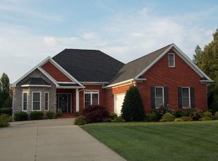 2561 Rivendell Dr, Madisonville, KY 42431