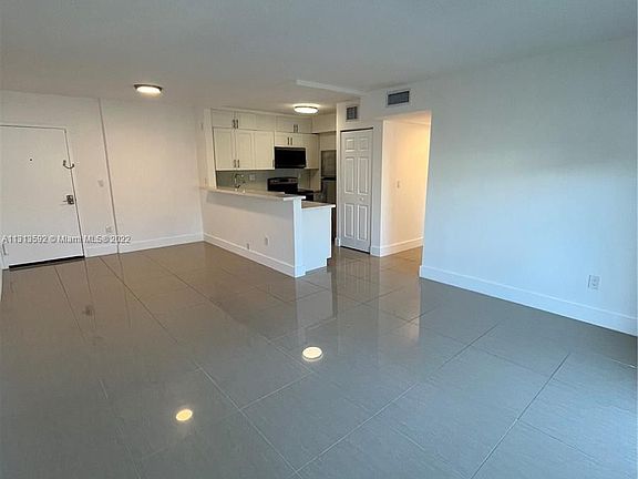 5th image of 2345 NE 135th St APT 205