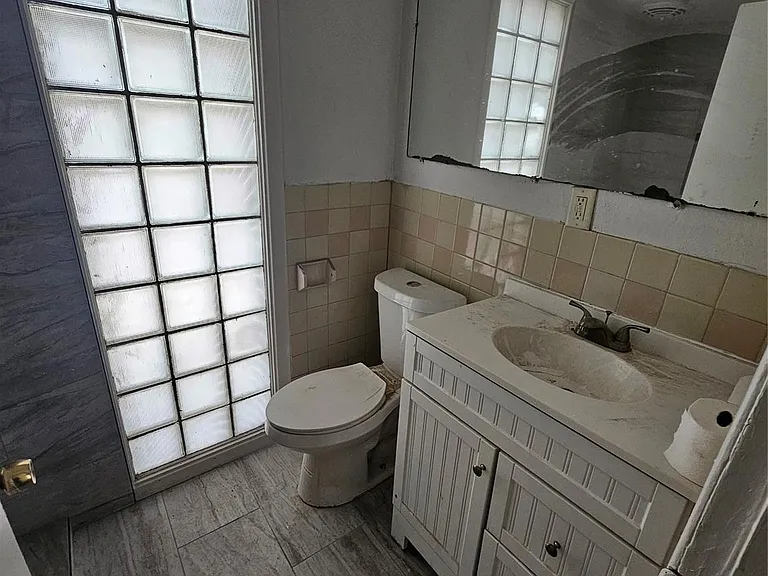 6015 Beekman Rd — Photo 9