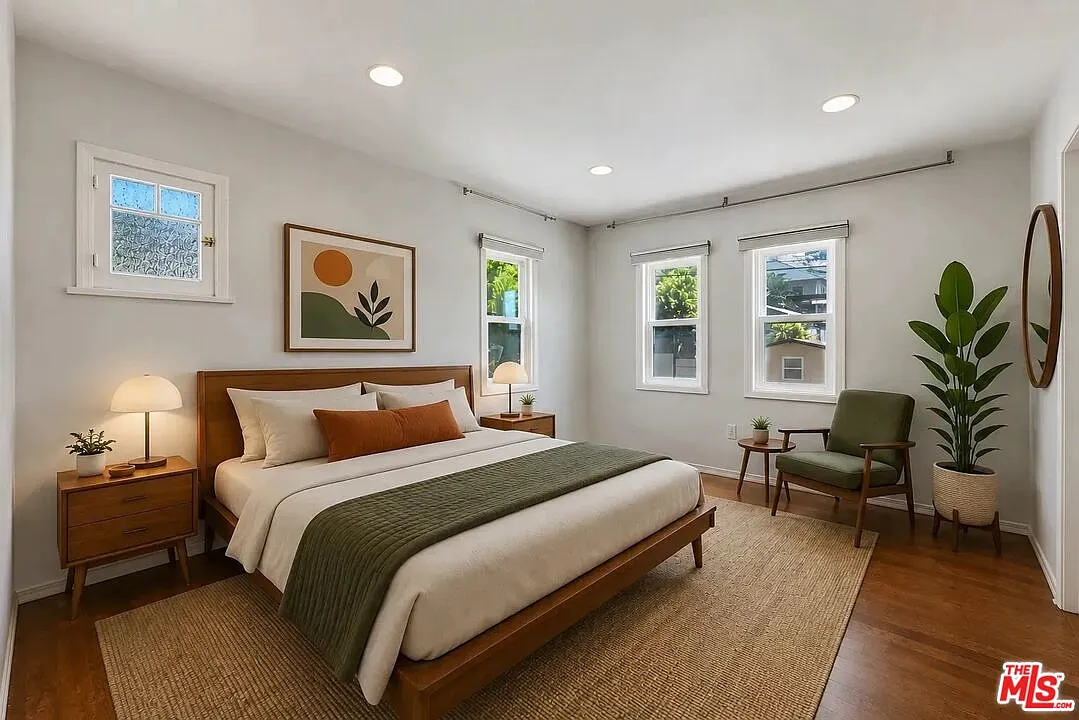 2 bed, 2.0 bath, 841 sqft, $4,500 — Photo 3