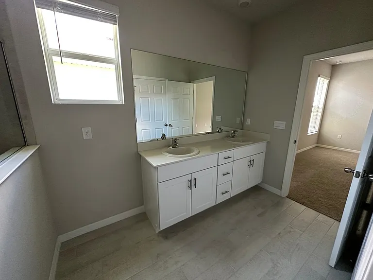 826 Friendship Cir — Photo 25