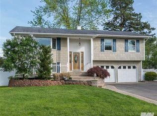 10 Lehigh Dr, Smithtown, NY 11787