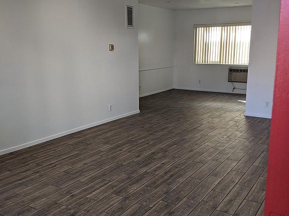 3rd image of 457 N Hobart Blvd #2