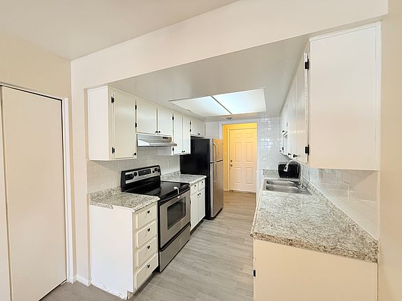 4th image of 12815 N 113th Ave #2