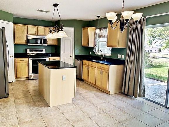 5th image of 127 Cabrillo Dr