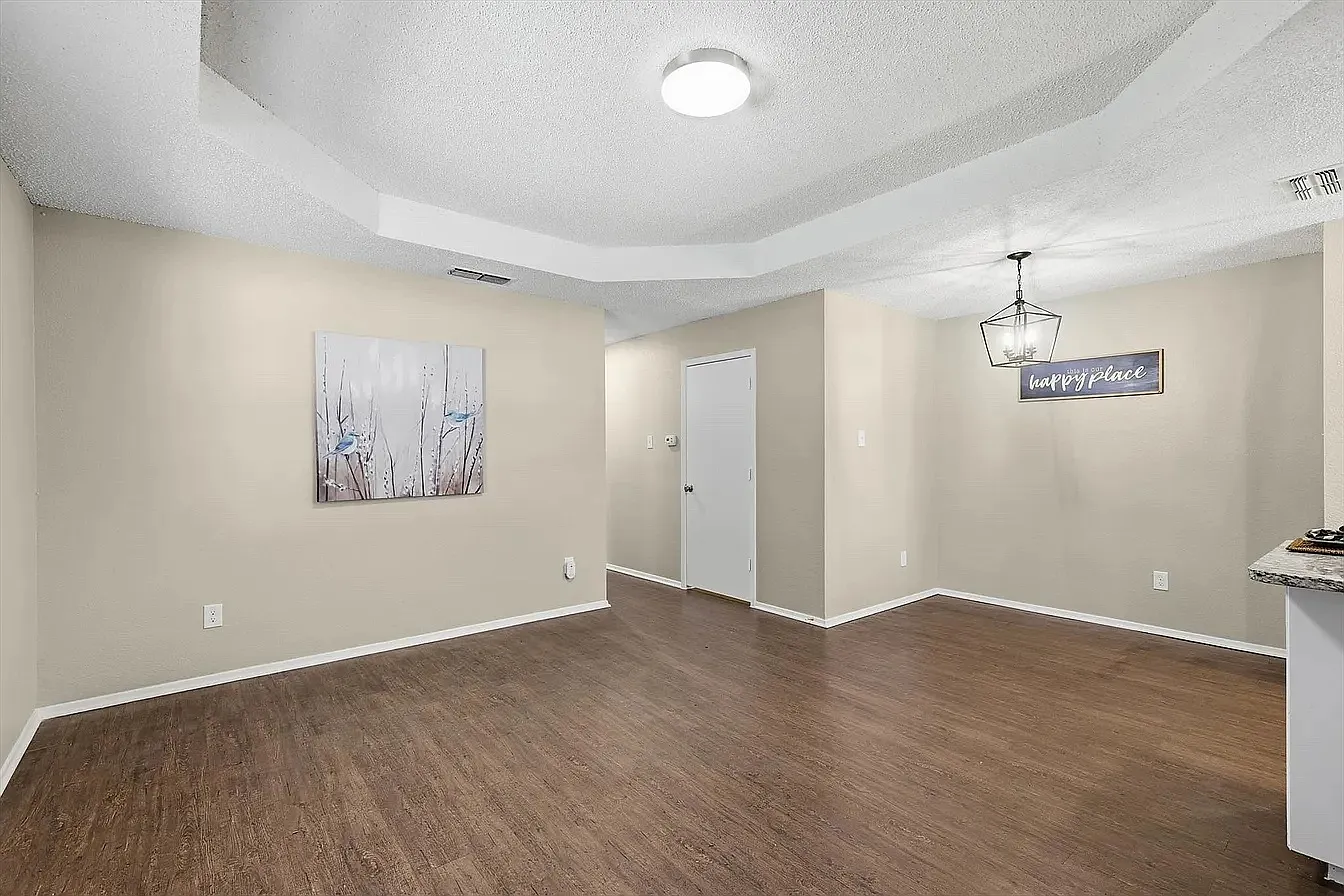 2 bed, 880 sqft, $1,525 — Photo 4