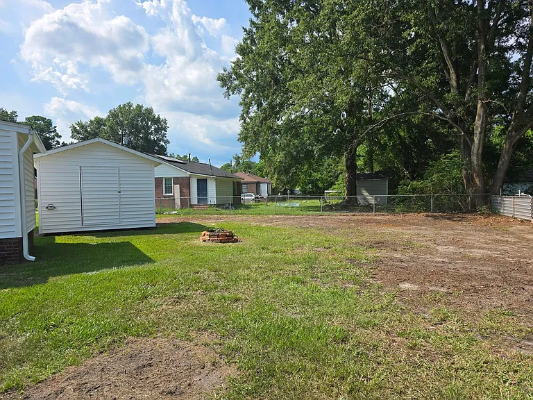 300 Mary Scott Dr — Photo 12