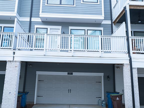 2nd image of 840 Kenway Ave