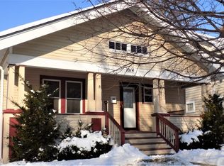 1014 Palmer Pl, Waukegan, IL 60085