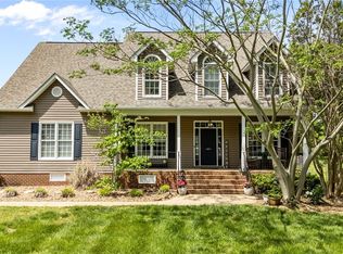 11811 Hogans Aly, Chester, VA 23836