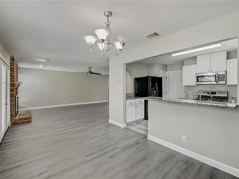 906 Cactus Dr — Photo 6