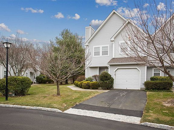 3rd image of 279 Erik Dr