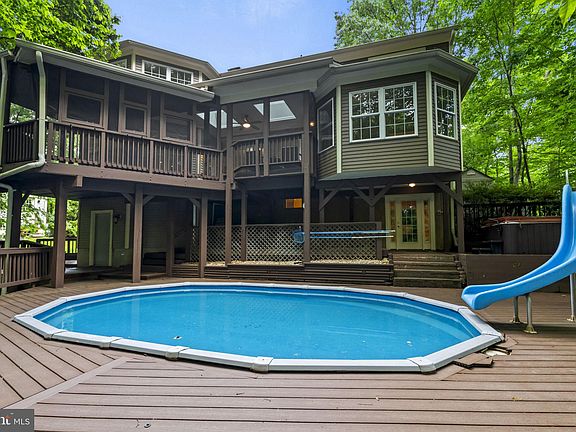 3rd image of 5914 Skyline Heights Ct