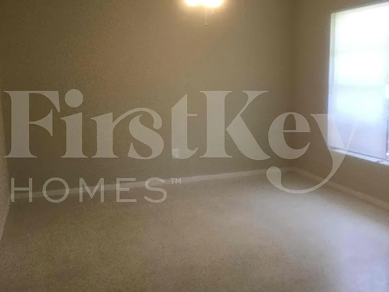 687 SW Heather St — Photo 13