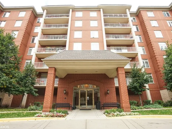8400 Callie Ave #D-209, Morton Grove, IL 60053
