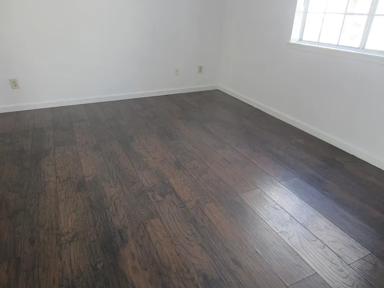 1223 E 15th St #1223 — Photo 4
