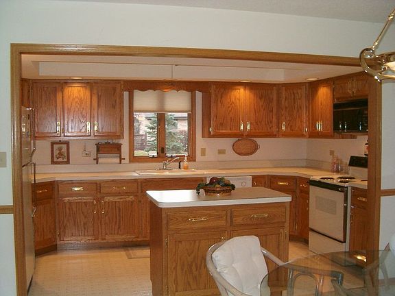3rd image of 9422 Ashley Ct