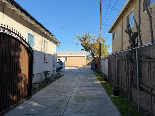 732 S San Antonio Ave, Pomona, CA 91766
