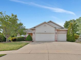1605 N Amber Ridge Cir, Derby, KS 67037