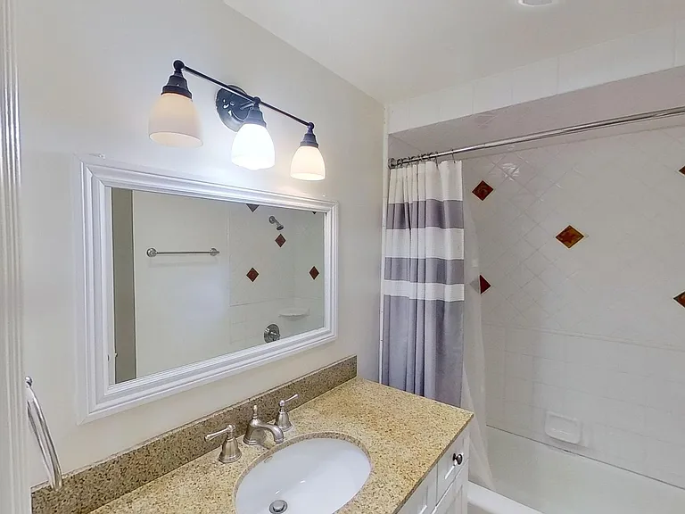 16402 Birdie Ln — Photo 11