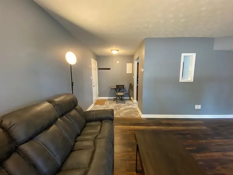 220 Pearson St — Photo 15