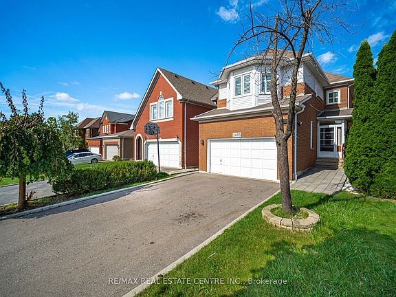 3rd image of 2485 Strathmore Cres N
