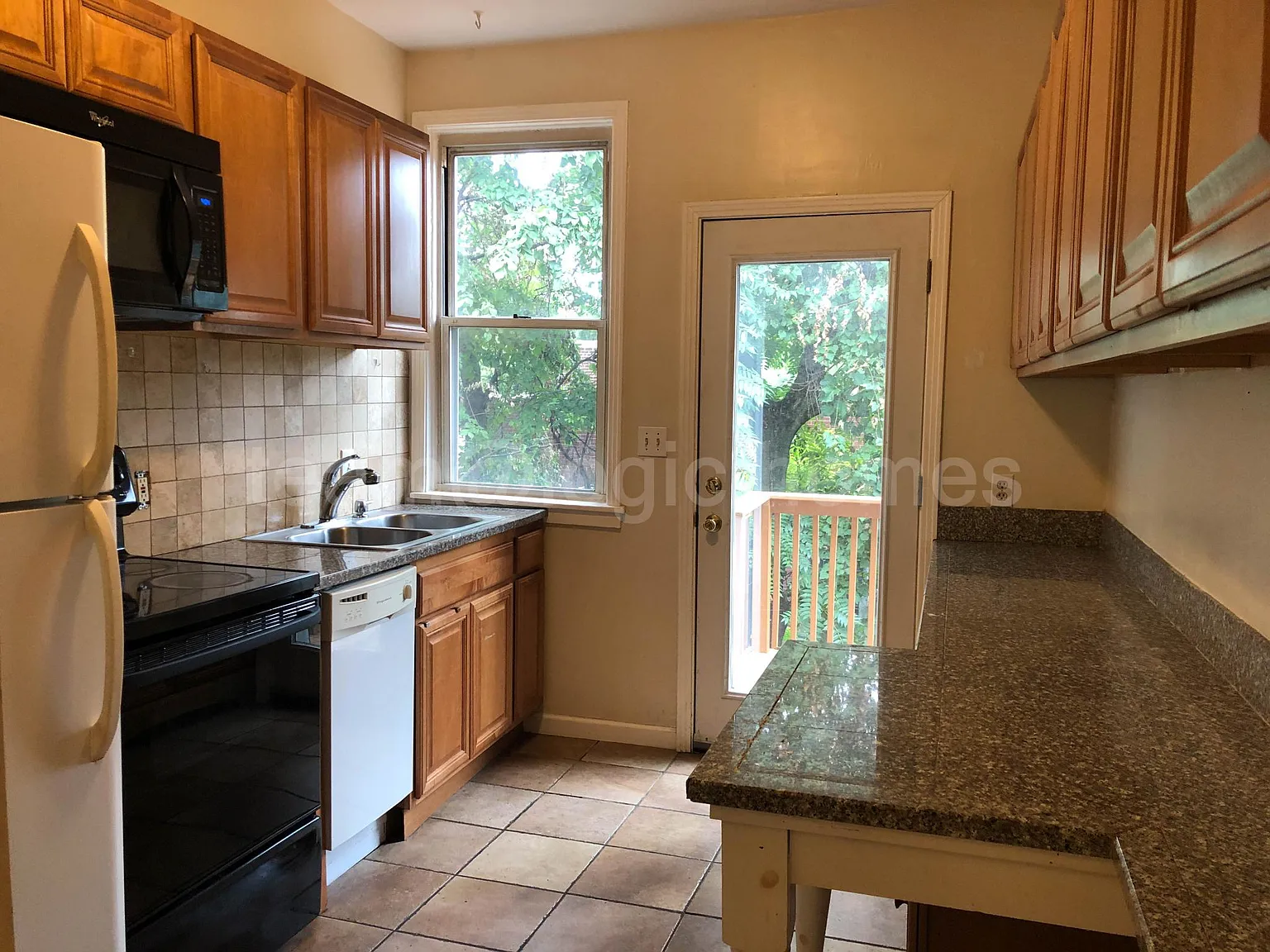 3 bed, 1700 sqft, $1,900 — Photo 4