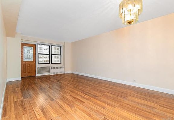 2nd image of 12340 83rd Ave APT 4H