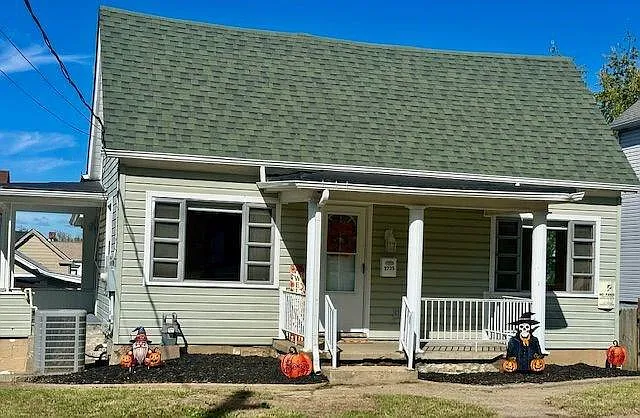2235 Marshall Avenue photo 1
