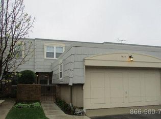 643 Burgundy Ct UNIT B, Elk Grove Village, IL