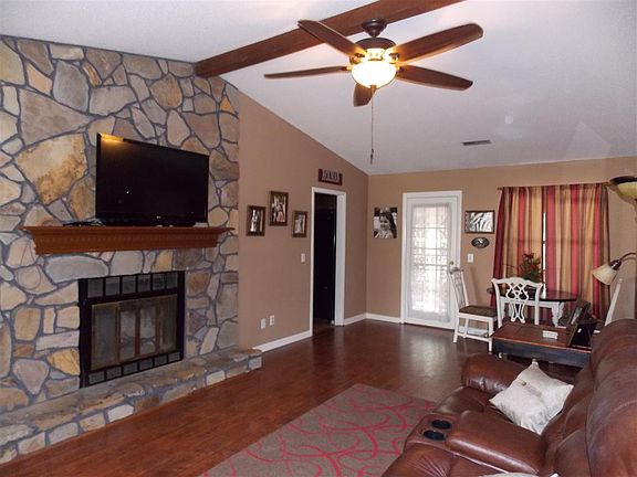 5th image of 118 Collins Ln