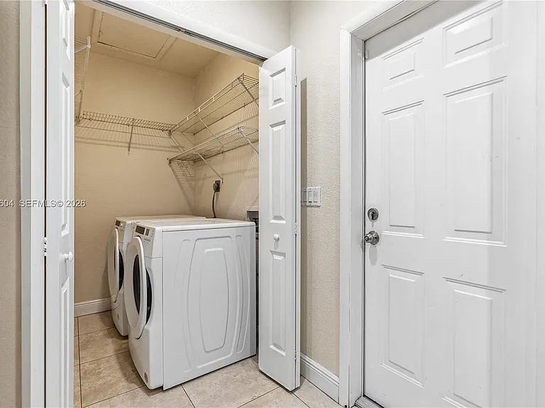 6801 SW 102nd Ave — Photo 35