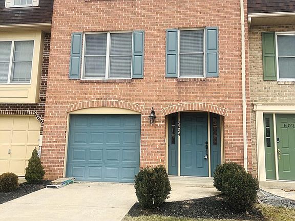 2nd image of 8024 Hollow Reed Ct
